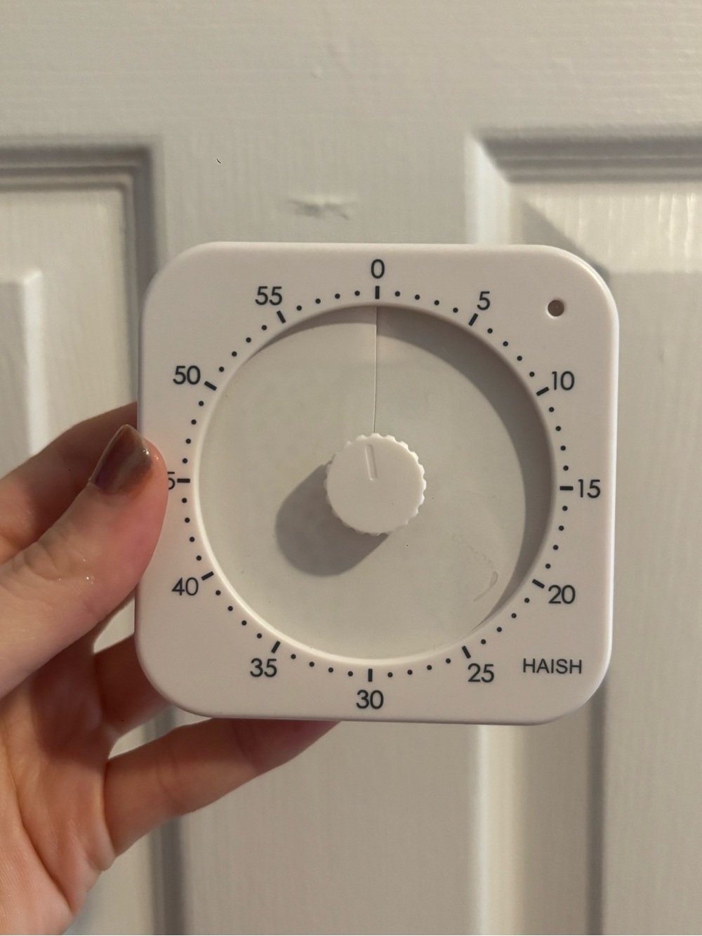 White Mechanical Kitchen Timer – Simple Twist Countdown